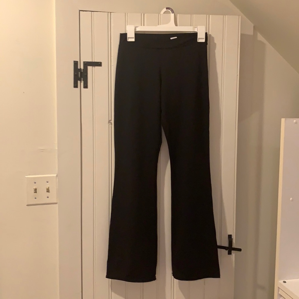 black capezio flare/yoga pants